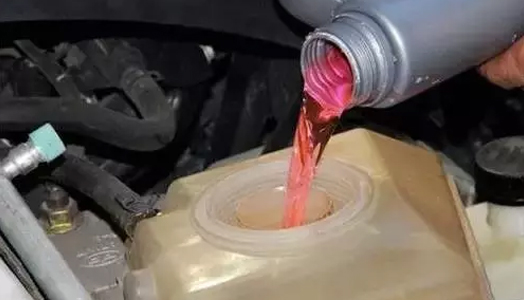 除防凍外(wài),防凍液還(hái)具有(yǒu)以下(xià)幾種優點